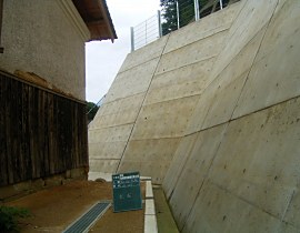 新庄　急傾斜地崩壊対策工事12